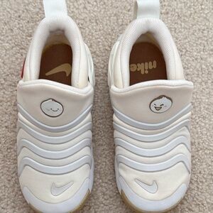 Nike Dynamo Go Flyease Kids Sneakers